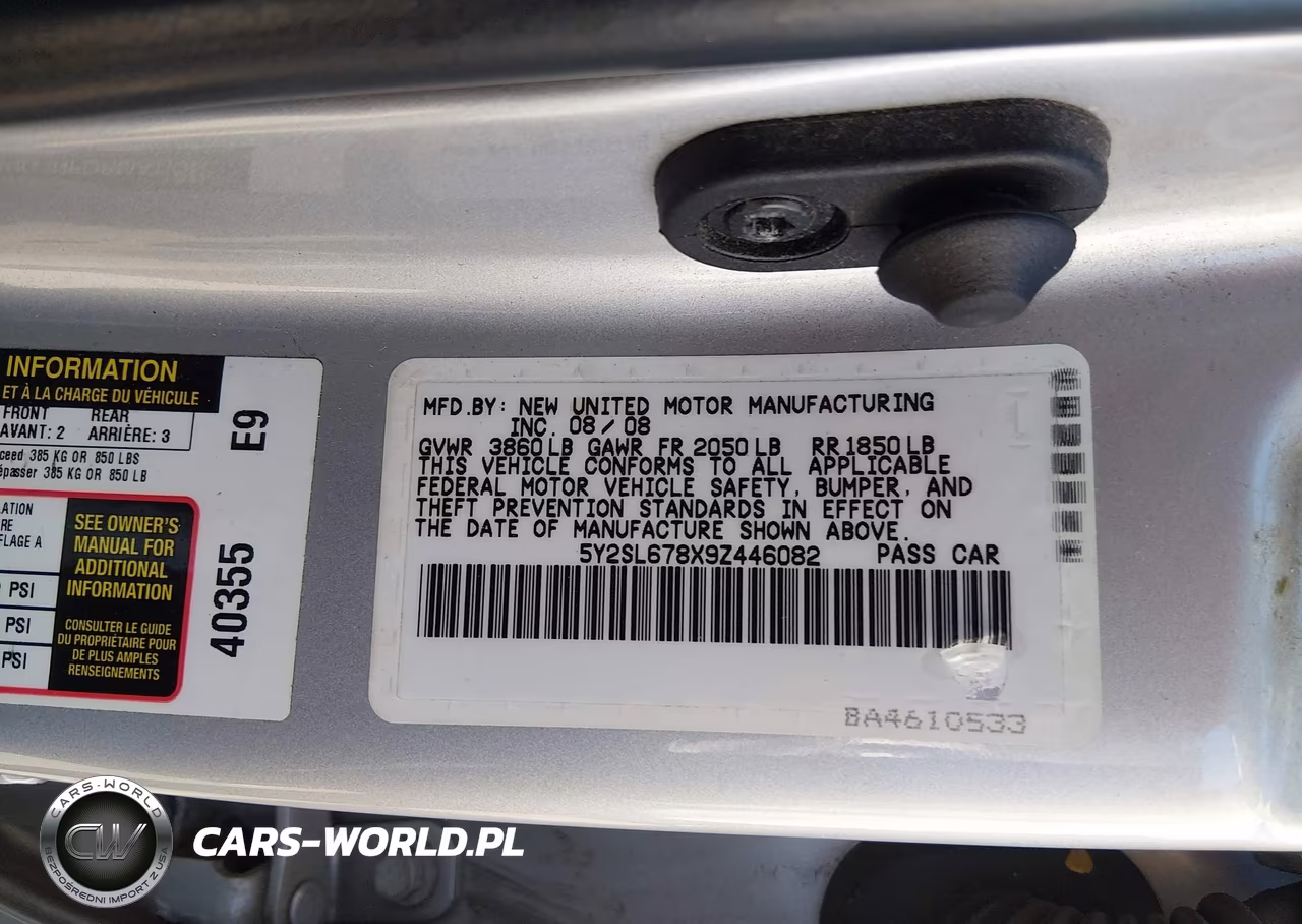 2009 Pontiac Vibe VIN:5Y2SL678X9Z446082 - 9