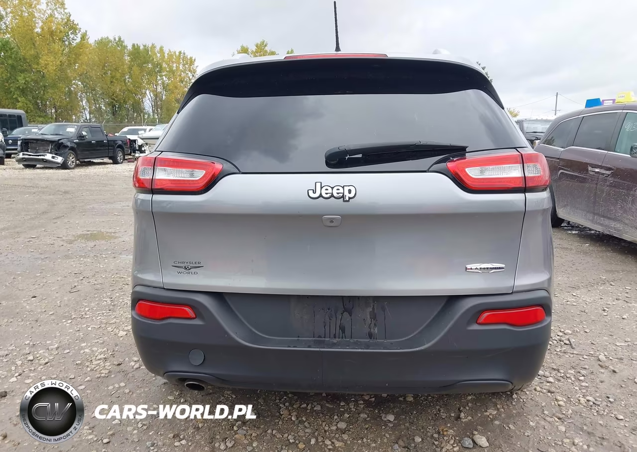 2018 Jeep Cherokee Latitude 4X4 VIN:1C4PJMCB9JD550565 - 17