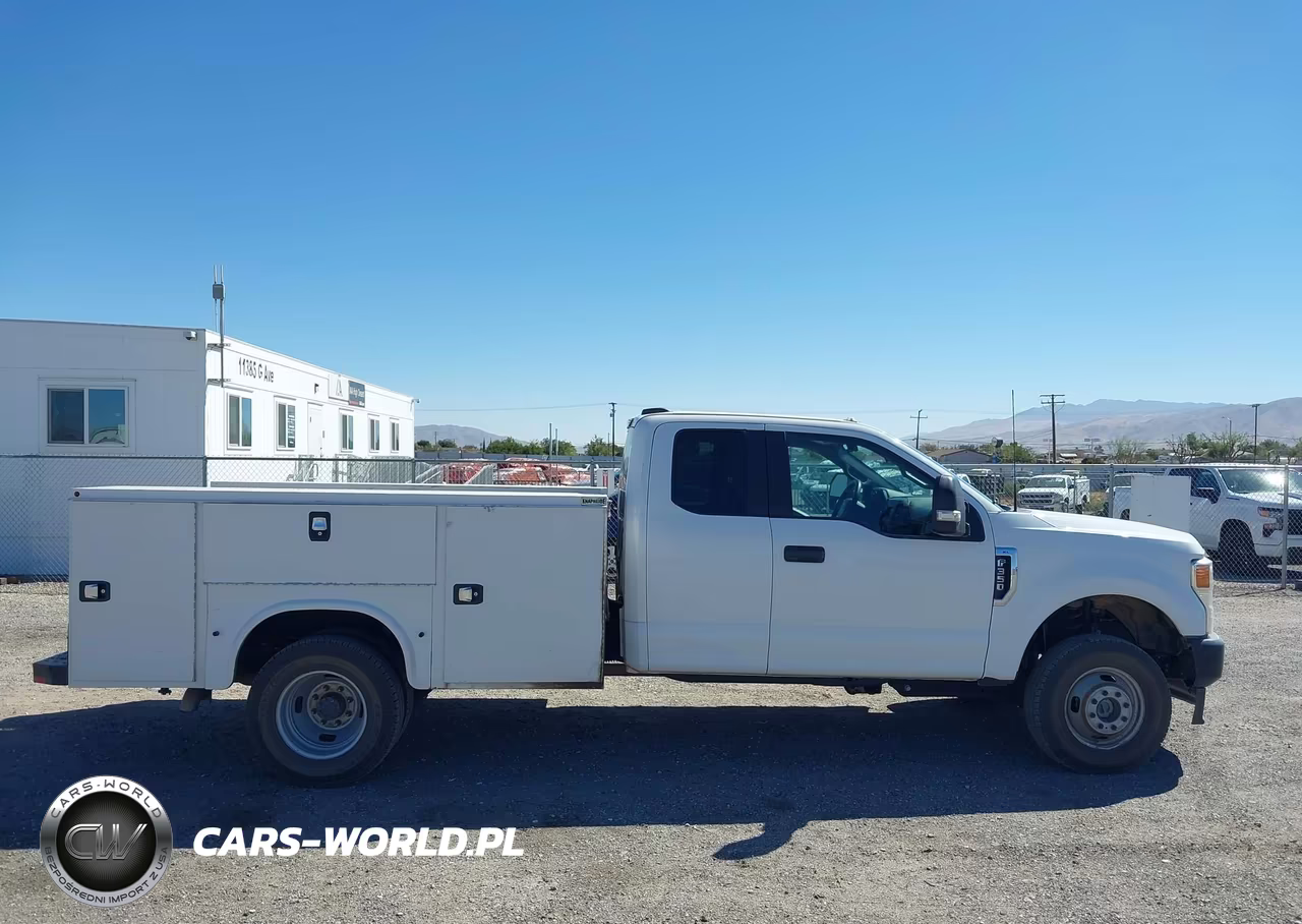 2022 Ford F-350 Chasis Xl VIN:1FD8X3H6XNEC27775 - 13