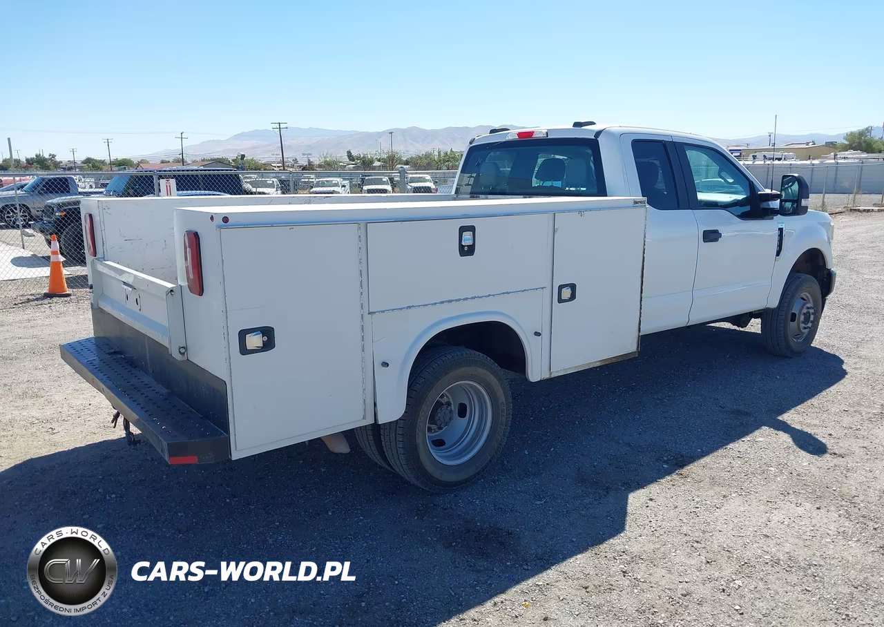 2022 Ford F-350 Chasis Xl VIN:1FD8X3H6XNEC27775 - 4