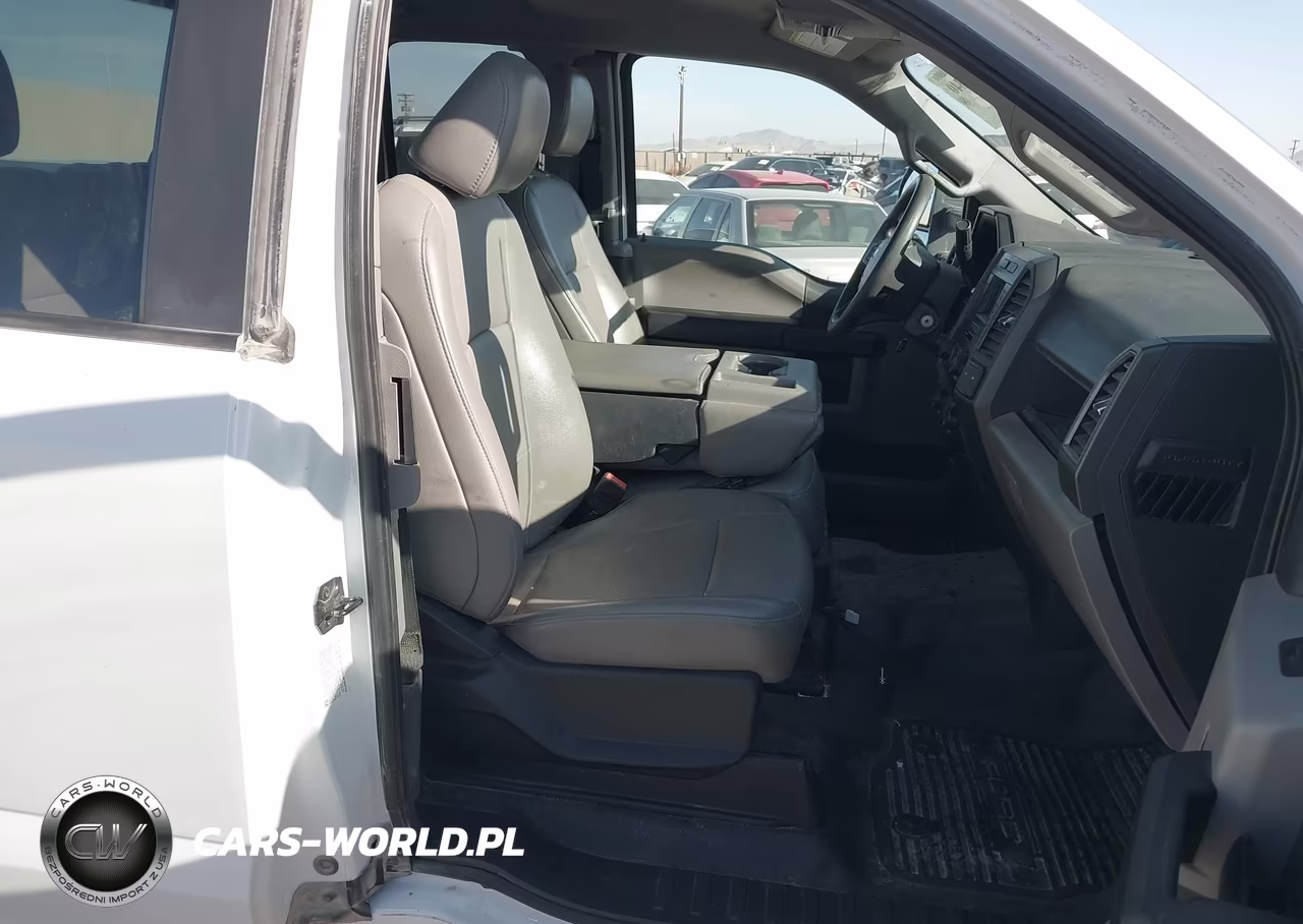 2022 Ford F-350 Chasis Xl VIN:1FD8X3H6XNEC27775 - 5