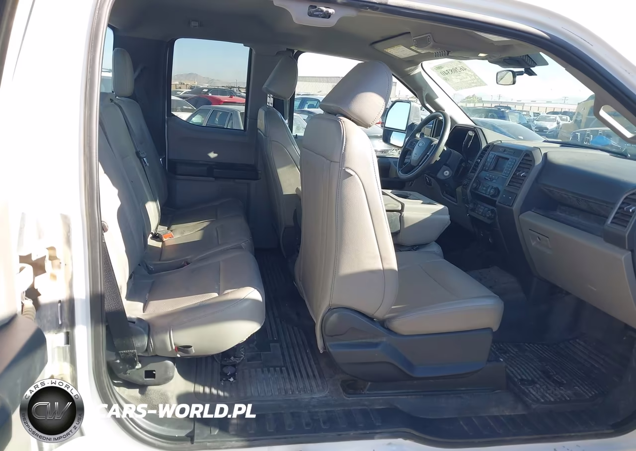 2022 Ford F-350 Chasis Xl VIN:1FD8X3H6XNEC27775 - 8