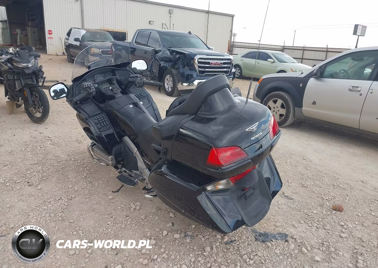 2015 Honda Gl1800 VIN:JH2SC68G8FK300491 - 3