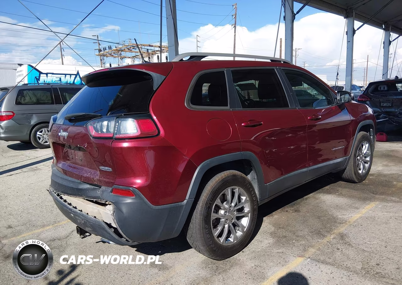 2019 Jeep Cherokee Latitude Plus 4X4 VIN:1C4PJMLXXKD236100 - 4