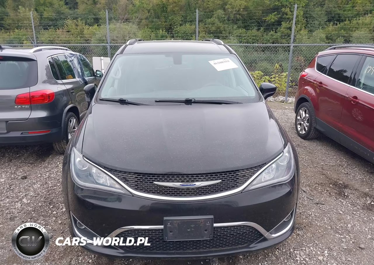 2019 Chrysler Pacifica Touring L VIN:2C4RC1BG1KR651306 - 12