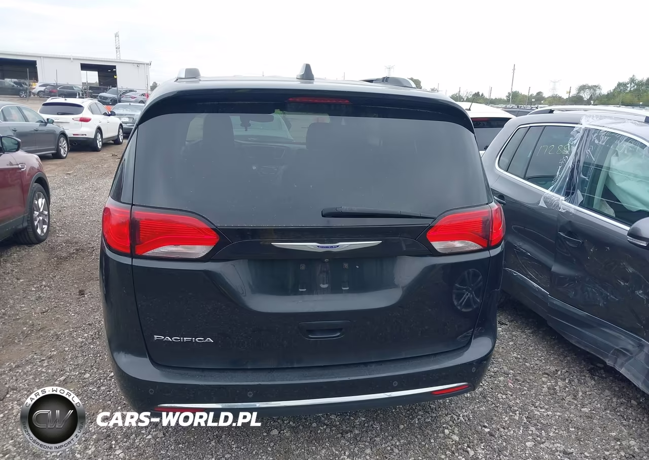 2019 Chrysler Pacifica Touring L VIN:2C4RC1BG1KR651306 - 16