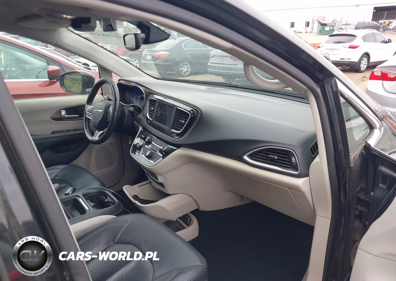 2019 Chrysler Pacifica Touring L VIN:2C4RC1BG1KR651306 - 5