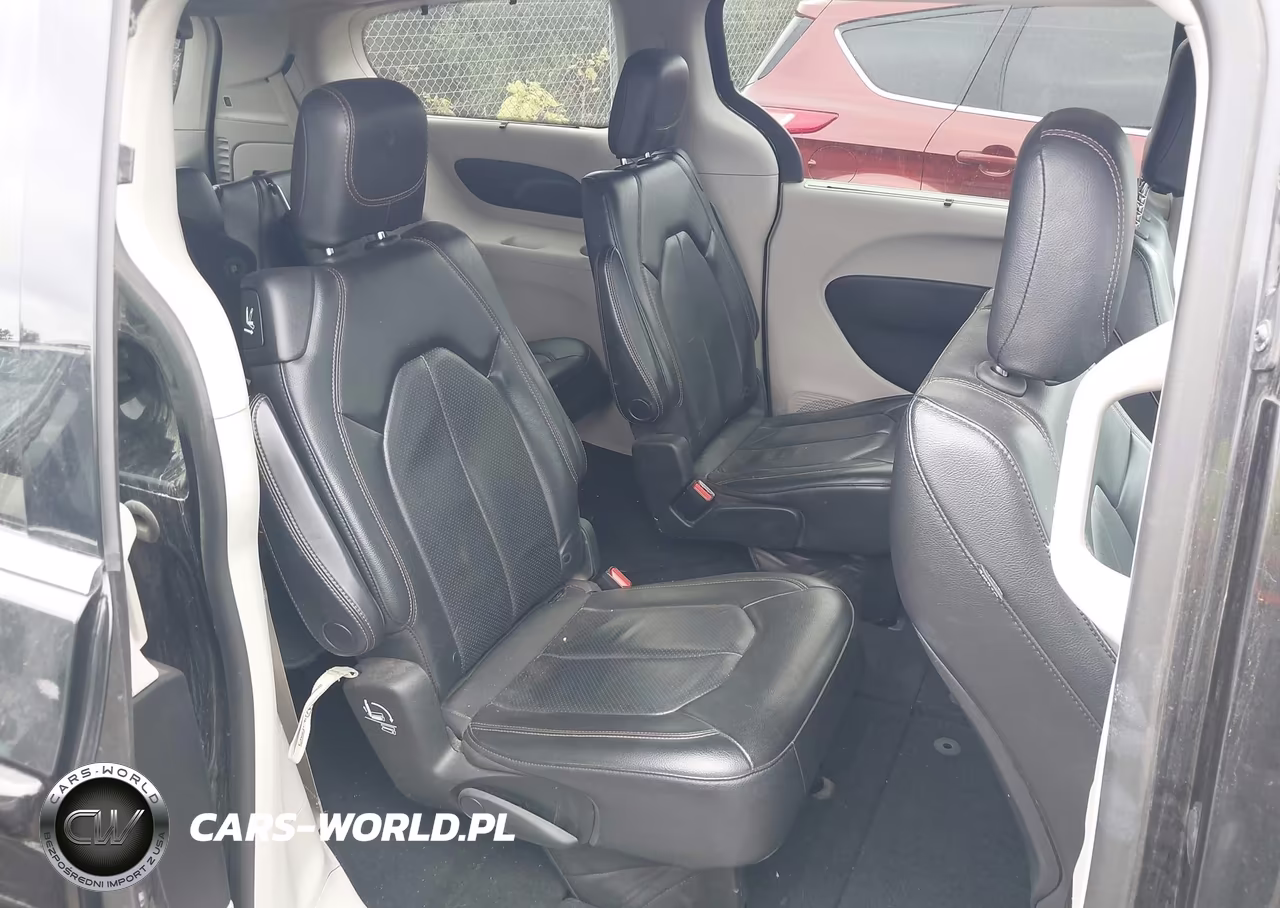 2019 Chrysler Pacifica Touring L VIN:2C4RC1BG1KR651306 - 8