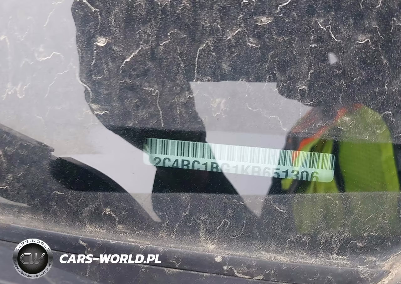 2019 Chrysler Pacifica Touring L VIN:2C4RC1BG1KR651306 - 9