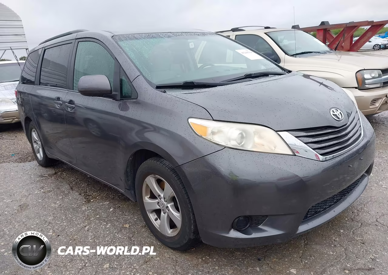 2015 Toyota Sienna Le VIN:5TDKK3DC8FS628015 - 1