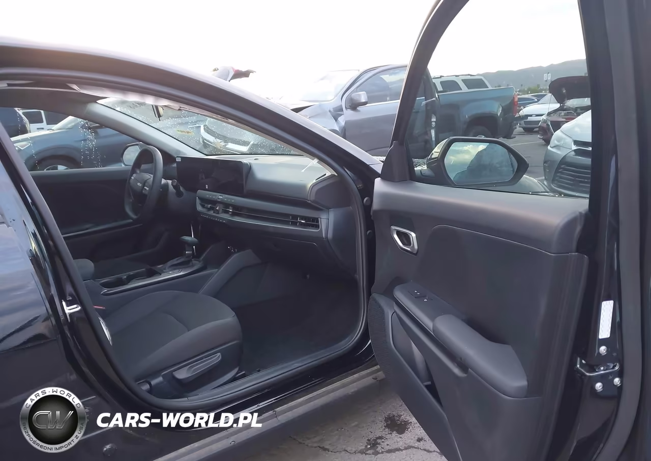 2026 Kia K4 Lxs VIN:3KPFT4DE2TE359795 - 5
