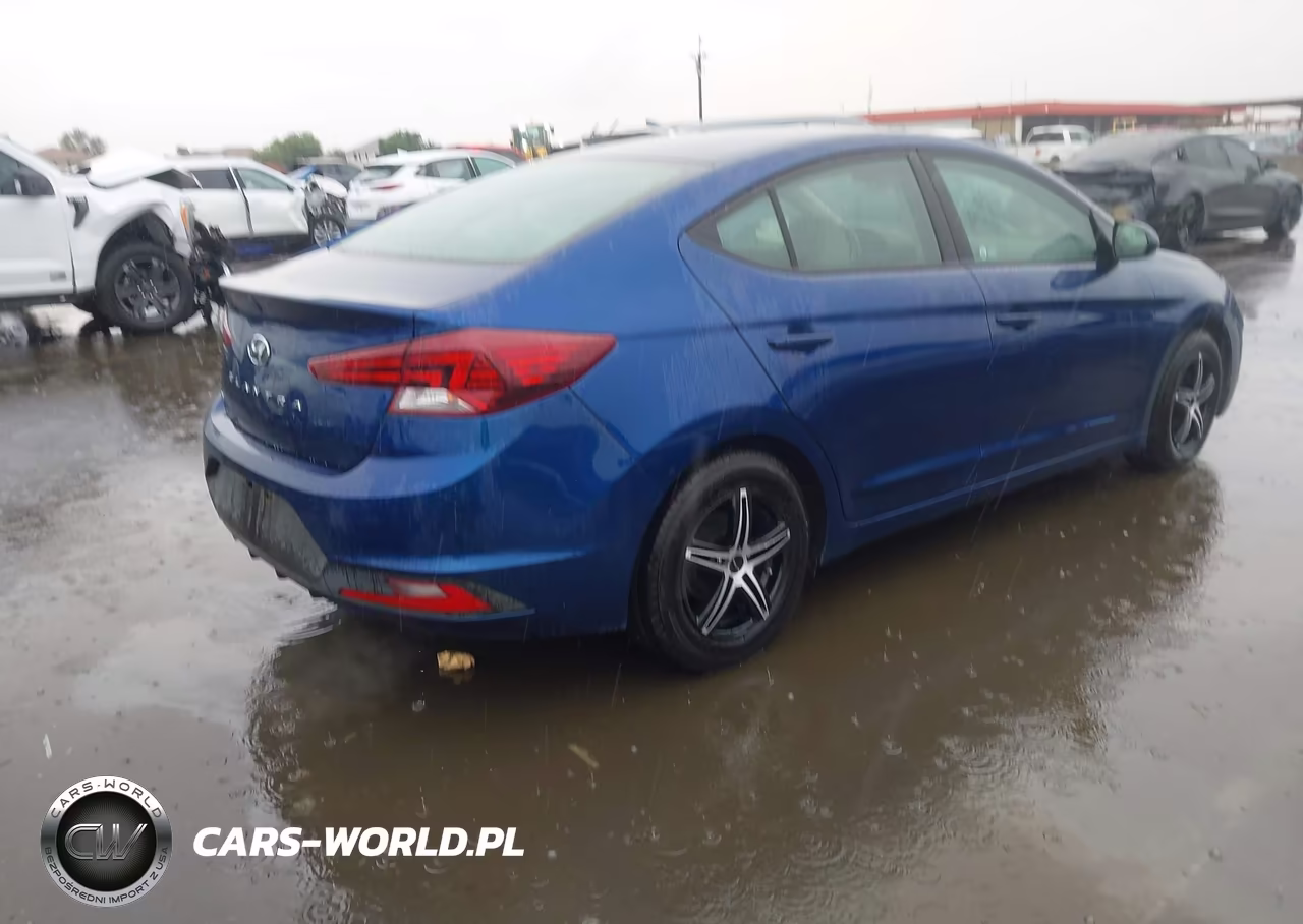 2019 Hyundai Elantra Se VIN:5NPD74LF1KH402488 - 4