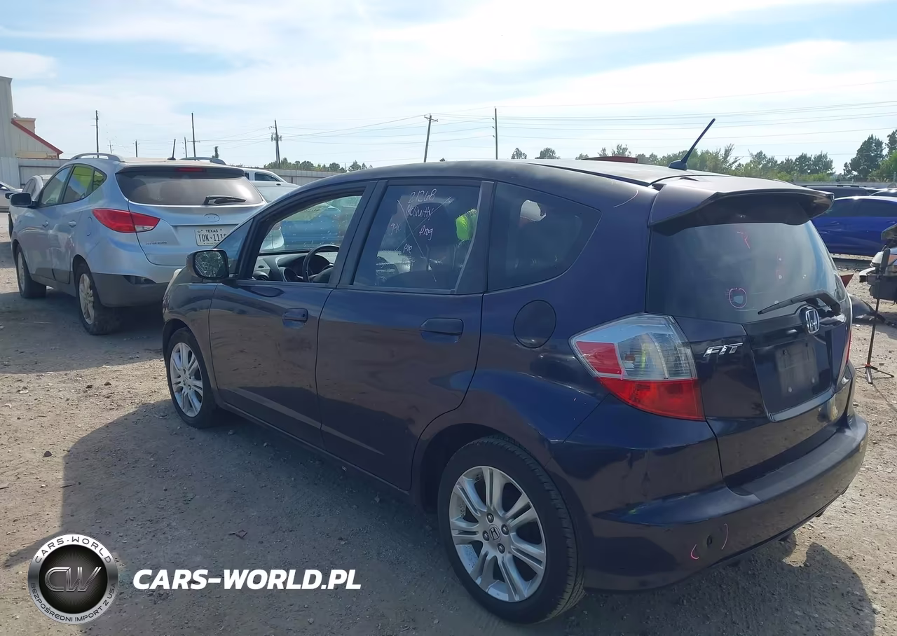 2010 Honda Fit Sport VIN:JHMGE8H43AC013961 - 3