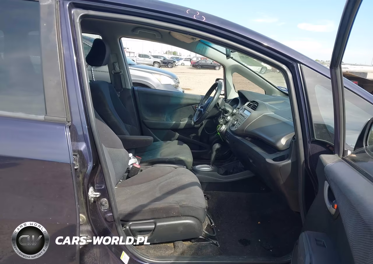 2010 Honda Fit Sport VIN:JHMGE8H43AC013961 - 5