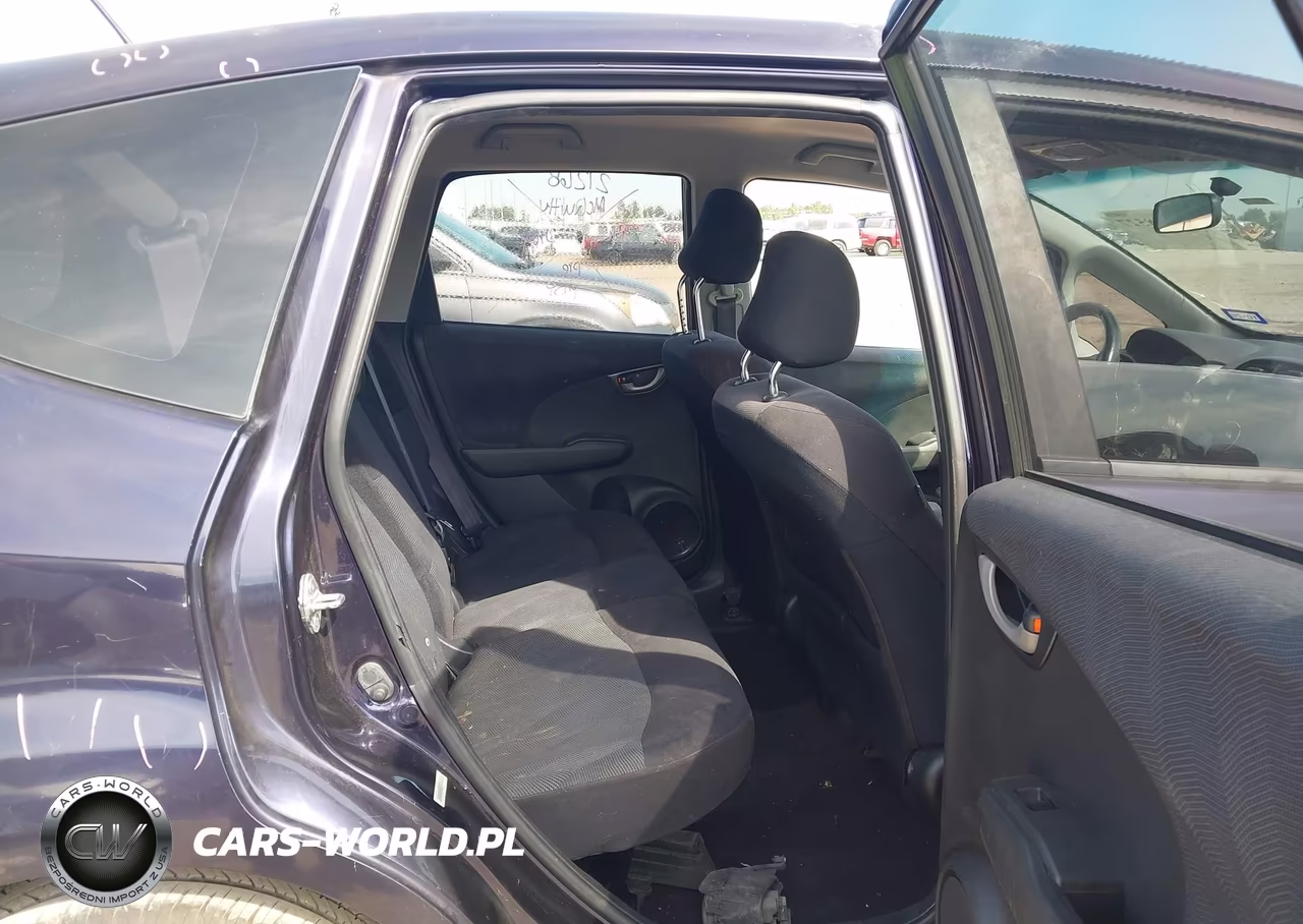 2010 Honda Fit Sport VIN:JHMGE8H43AC013961 - 8