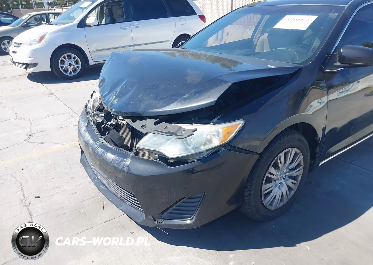 2014 Toyota Camry Hybrid Le VIN:4T1BD1FK6EU136611 - 18