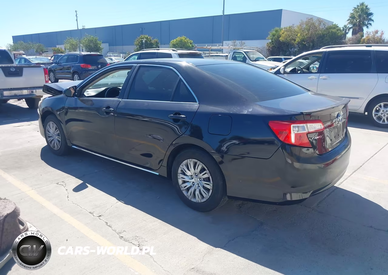 2014 Toyota Camry Hybrid Le VIN:4T1BD1FK6EU136611 - 3