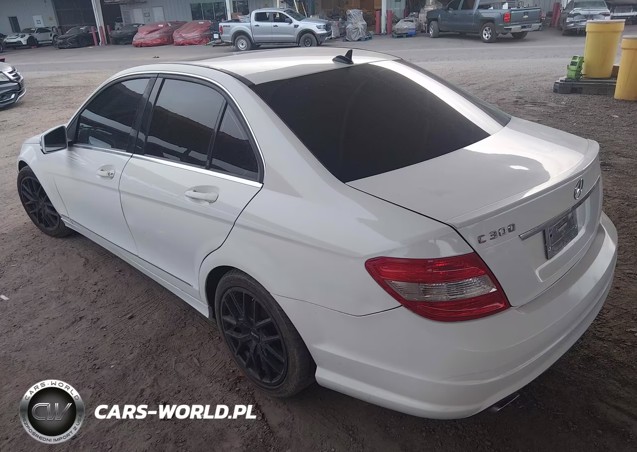 2011 Mercedes-Benz C 300 VIN:WDDGF5EB7BA518128 - 3