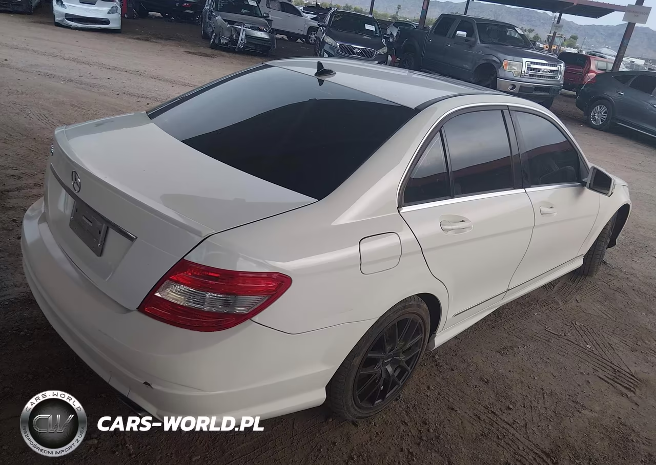 2011 Mercedes-Benz C 300 VIN:WDDGF5EB7BA518128 - 4