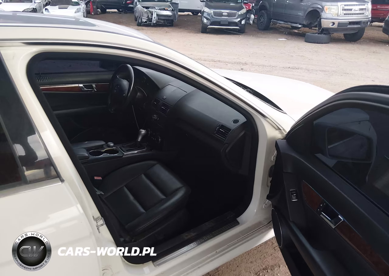 2011 Mercedes-Benz C 300 VIN:WDDGF5EB7BA518128 - 5