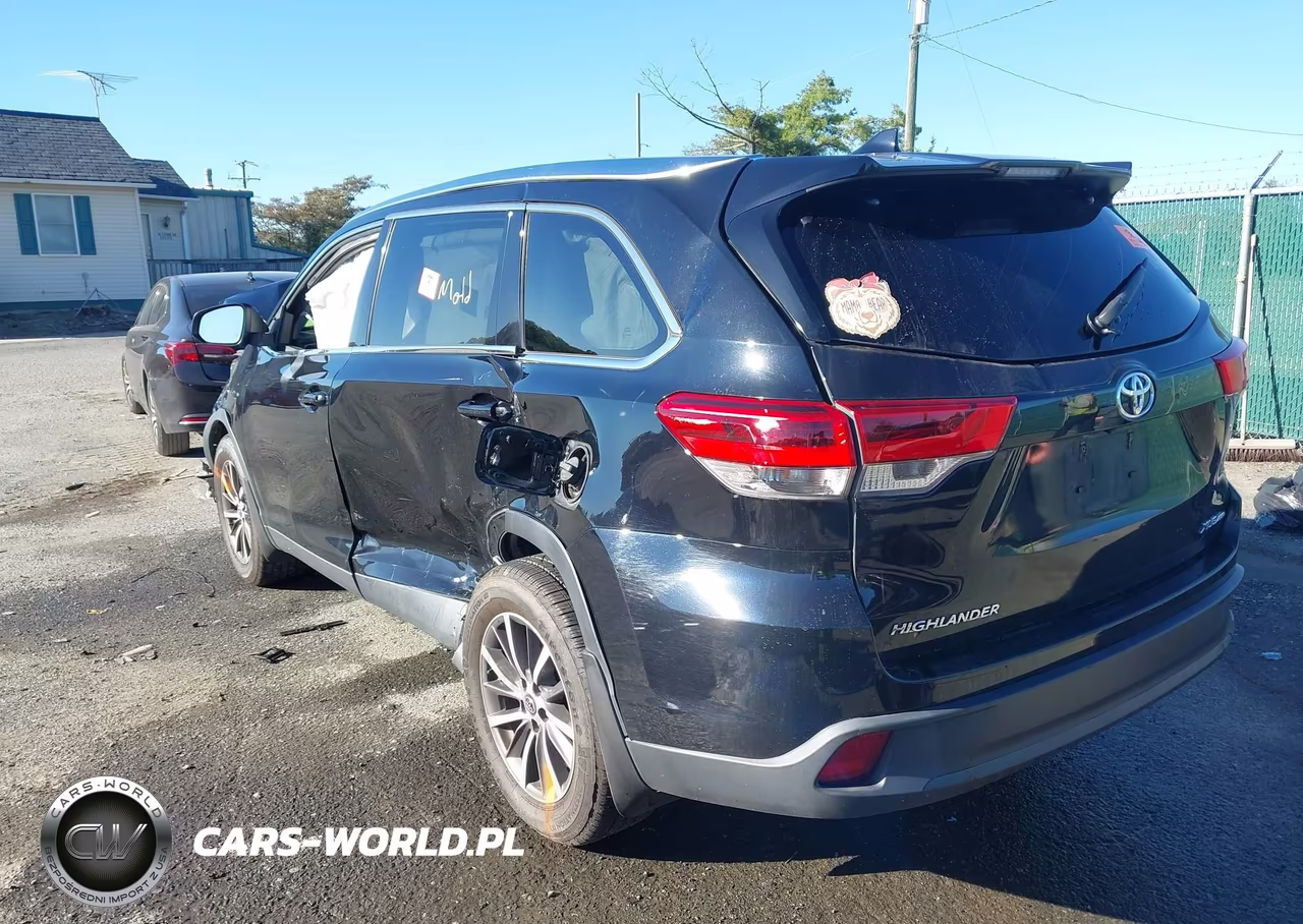 2019 Toyota Highlander Xle VIN:5TDJZRFH0KS954632 - 3