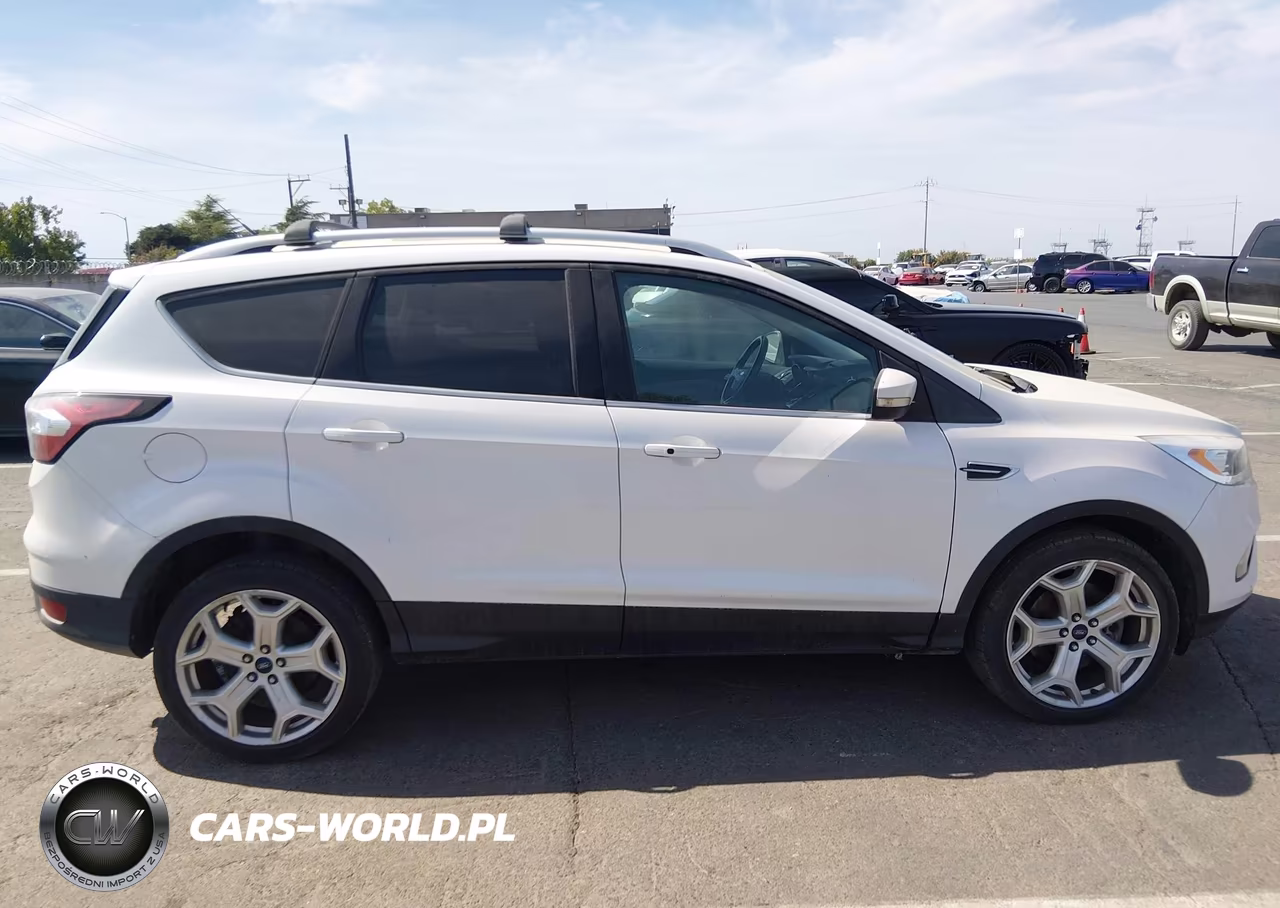 2017 Ford Escape Titanium VIN:1FMCU9JD0HUE32143 - 13