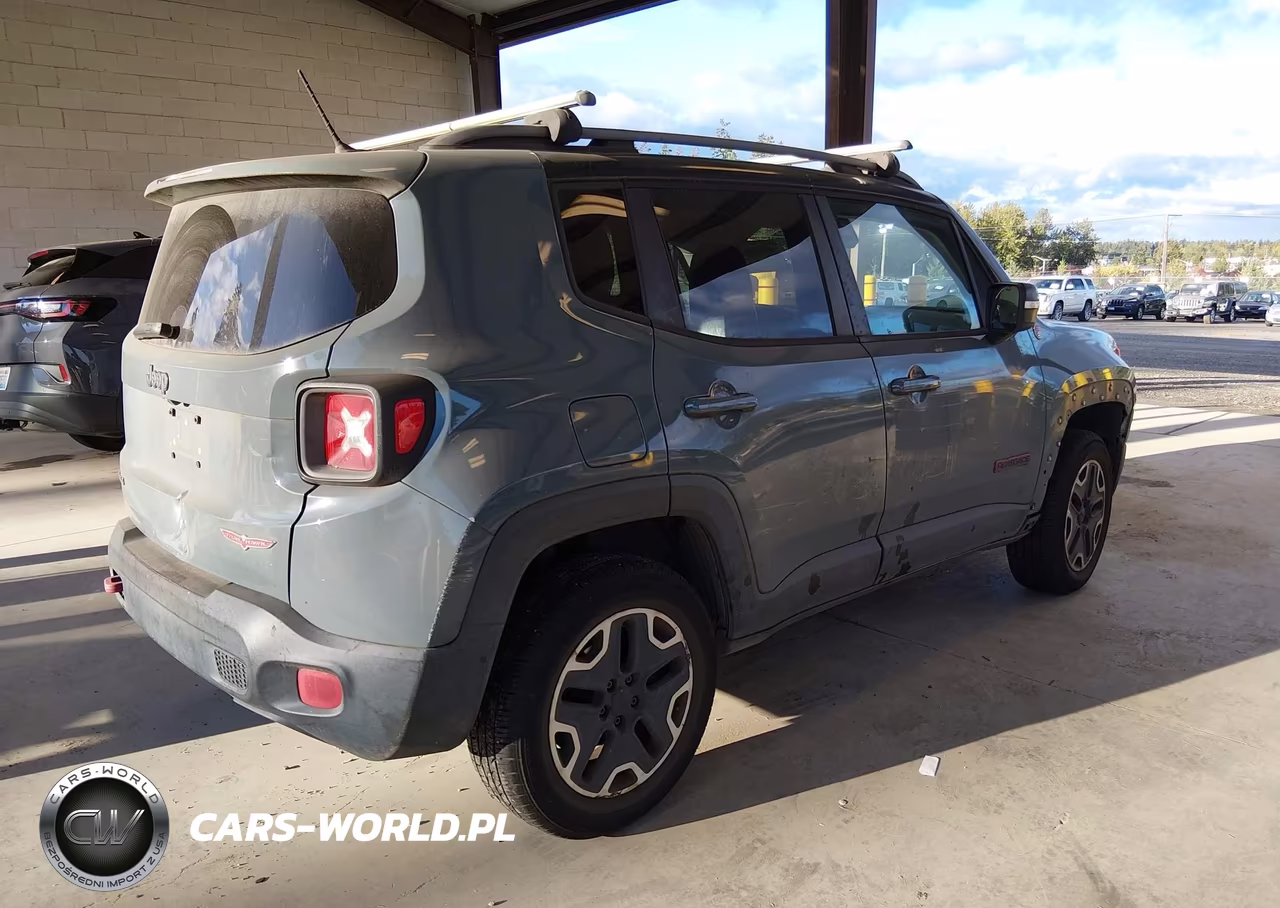 2015 Jeep Renegade Trailhawk VIN:ZACCJBCT9FPB91593 - 4