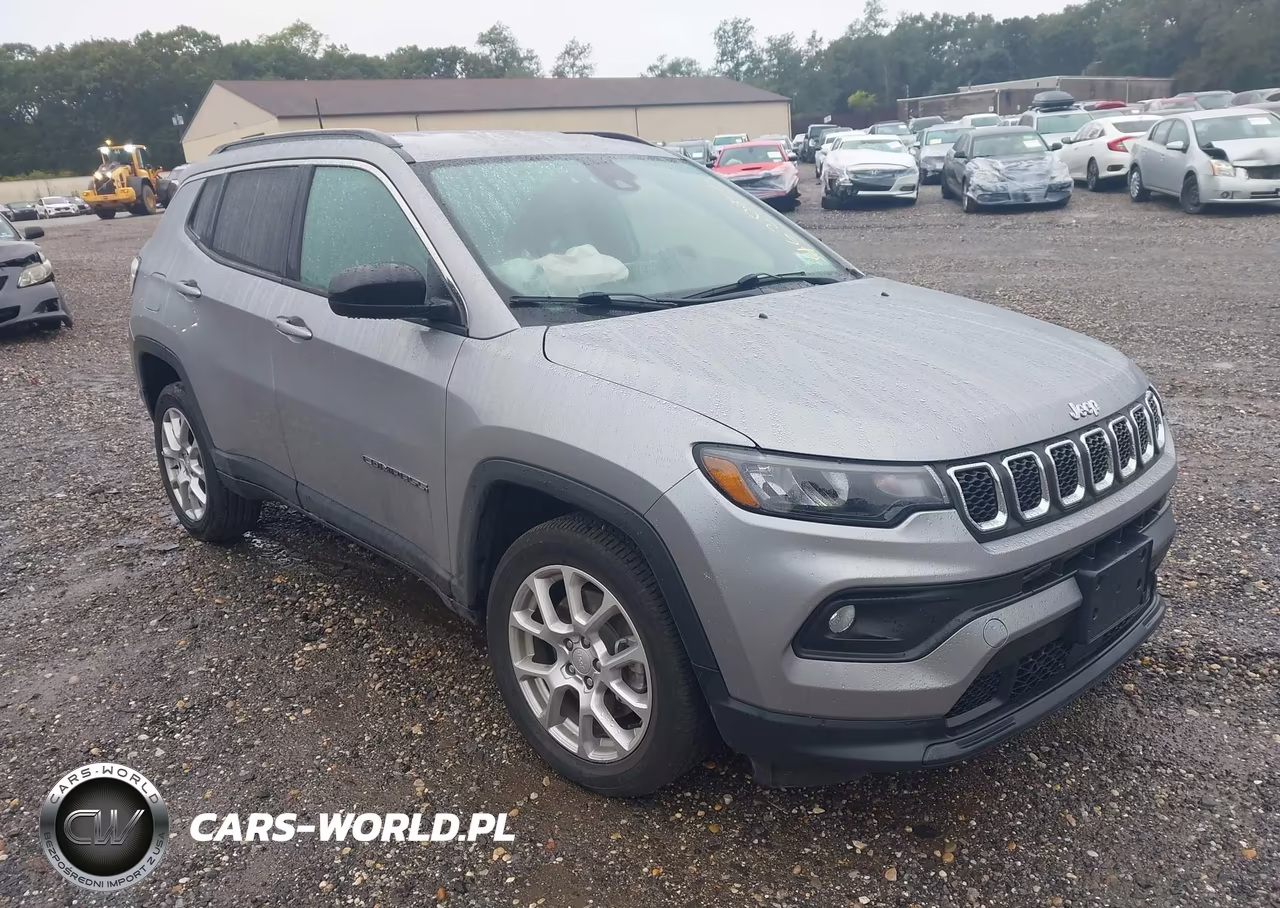 2023 Jeep Compass Latitude Lux Fwd
