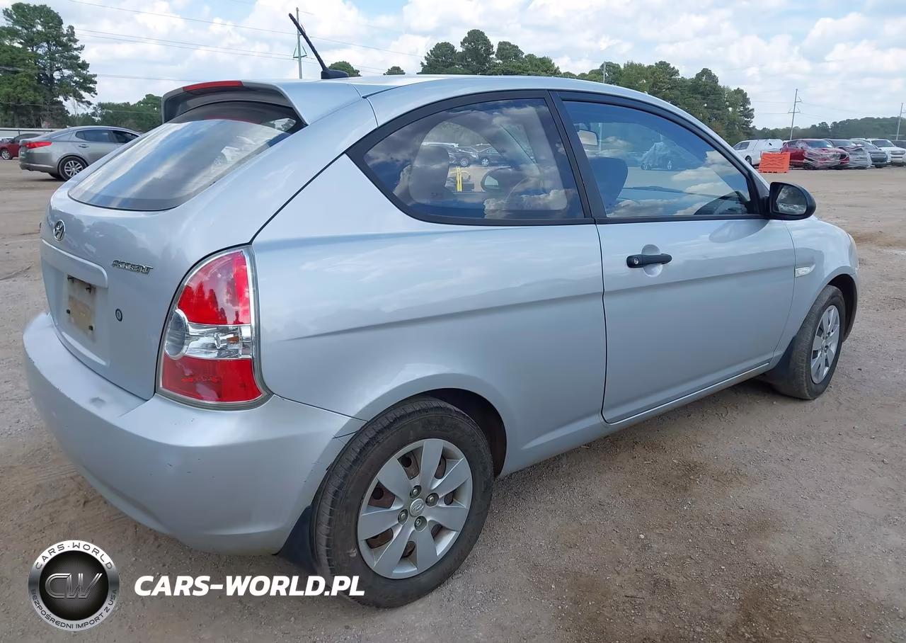 2009 Hyundai Accent Gs VIN:KMHCM36C49U116498 - 4