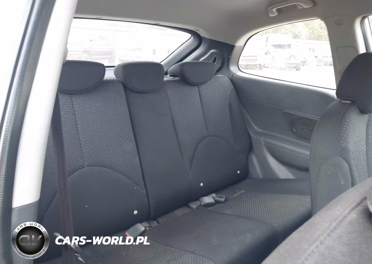 2009 Hyundai Accent Gs VIN:KMHCM36C49U116498 - 8