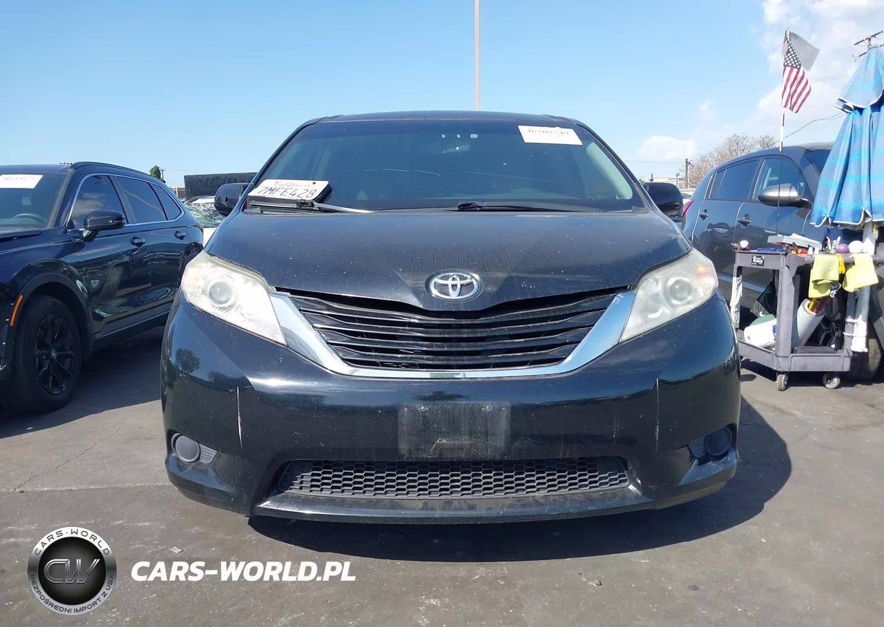 2015 Toyota Sienna Le VIN:5TDKK3DC6FS614615 - 12