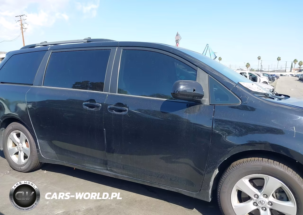 2015 Toyota Sienna Le VIN:5TDKK3DC6FS614615 - 13