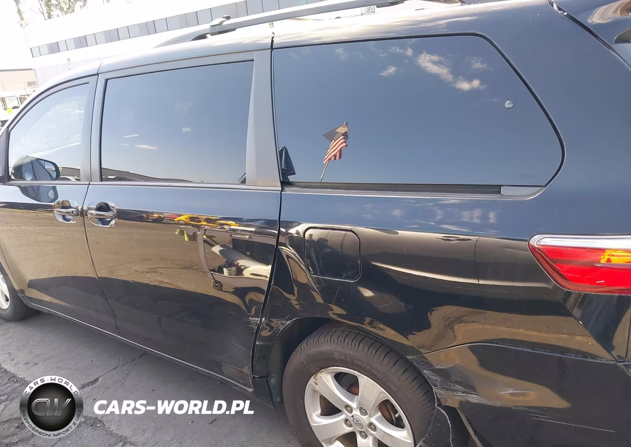 2015 Toyota Sienna Le VIN:5TDKK3DC6FS614615 - 14