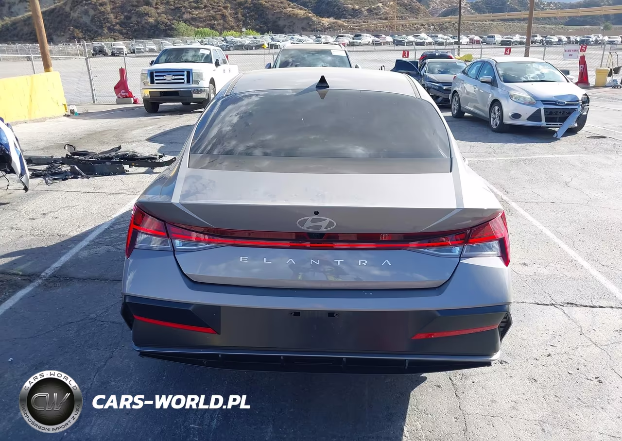 2025 Hyundai Elantra Sel Convenience VIN:KMHLS4DG3SU013158 - 17