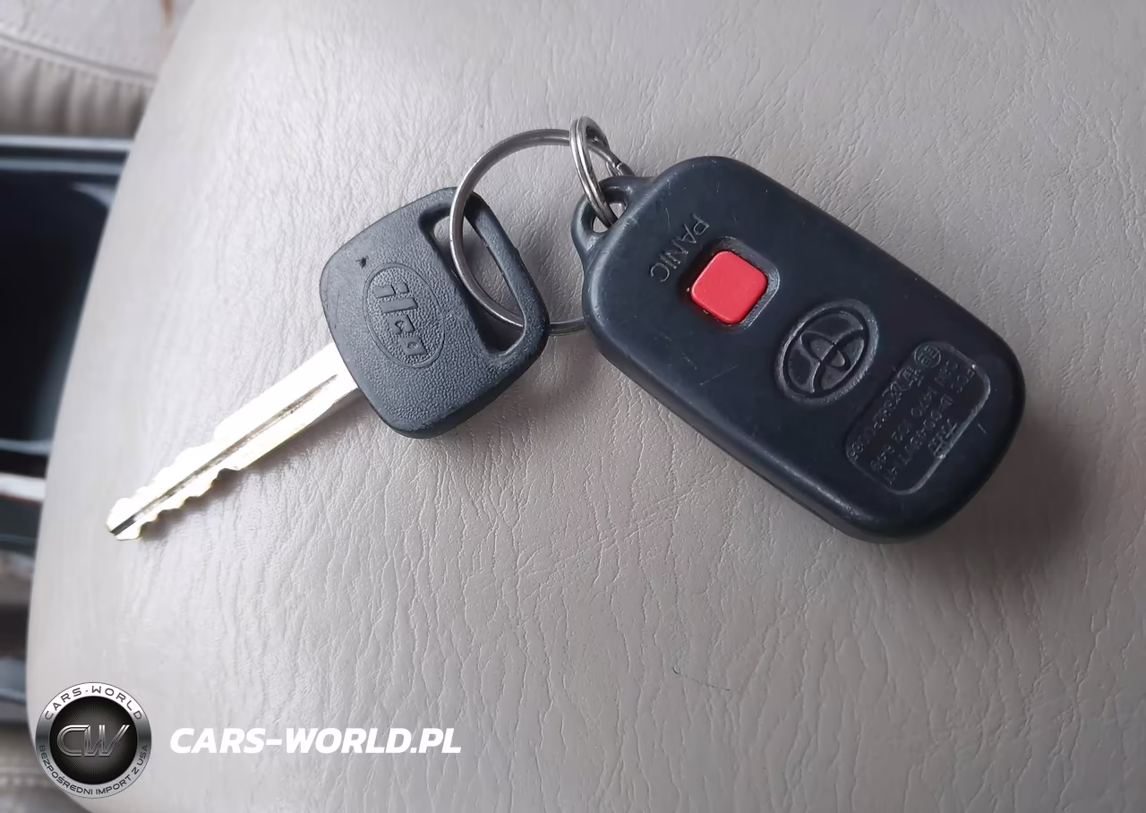 2002 Toyota Camry Le VIN:4T1BE32K92U570547 - 11