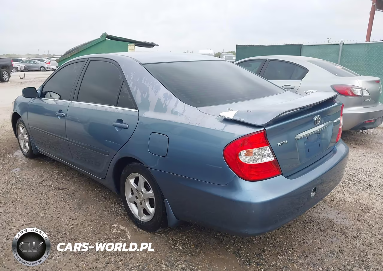 2002 Toyota Camry Le VIN:4T1BE32K92U570547 - 3
