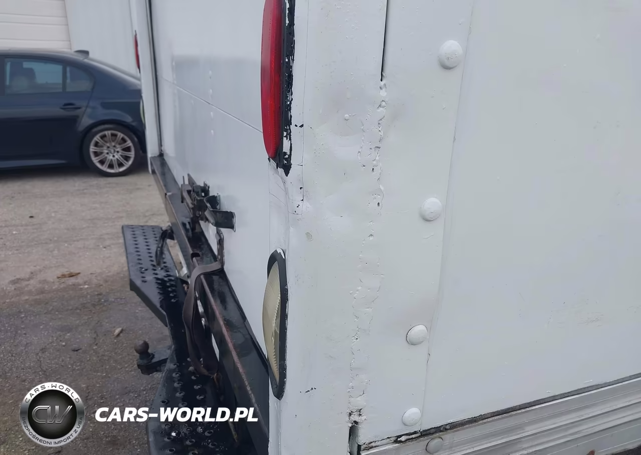 2006 Ford E-350 Cutaway VIN:1FDWE35L76DA10358 - 11