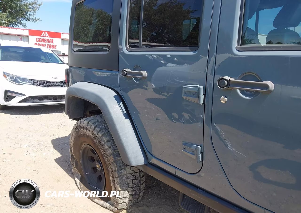 2014 Jeep Wrangler Unlimited Rubicon VIN:1C4BJWFG2EL165714 - 6