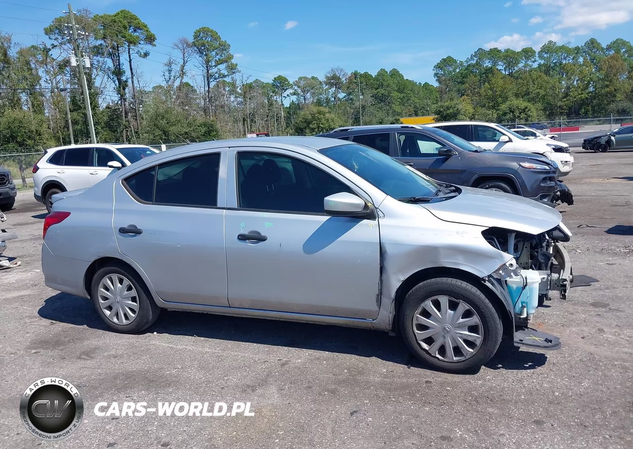 2019 Nissan Versa 1.6 S+