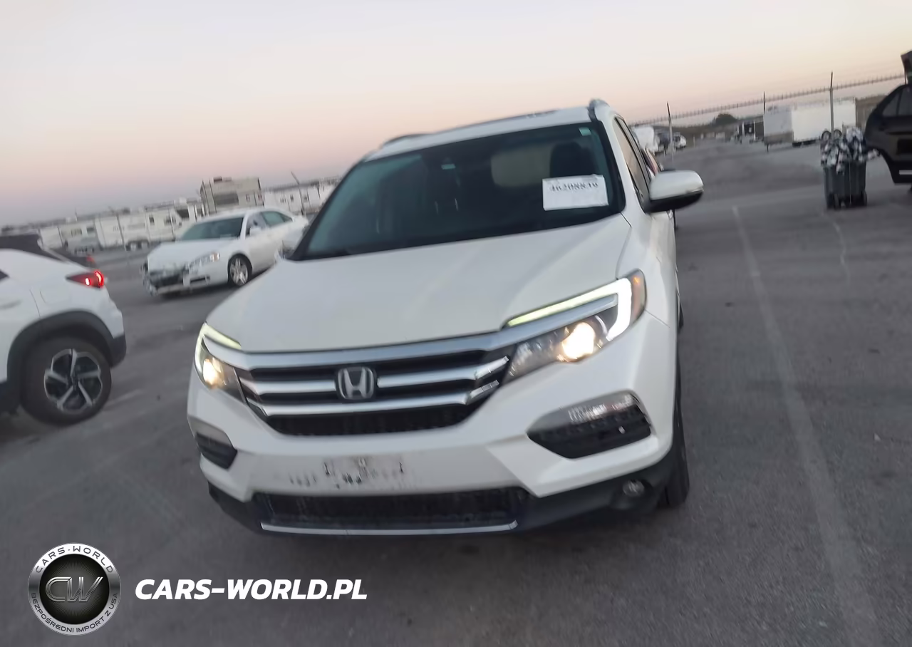2018 Honda Pilot Touring VIN:5FNYF5H98JB008769 - 12