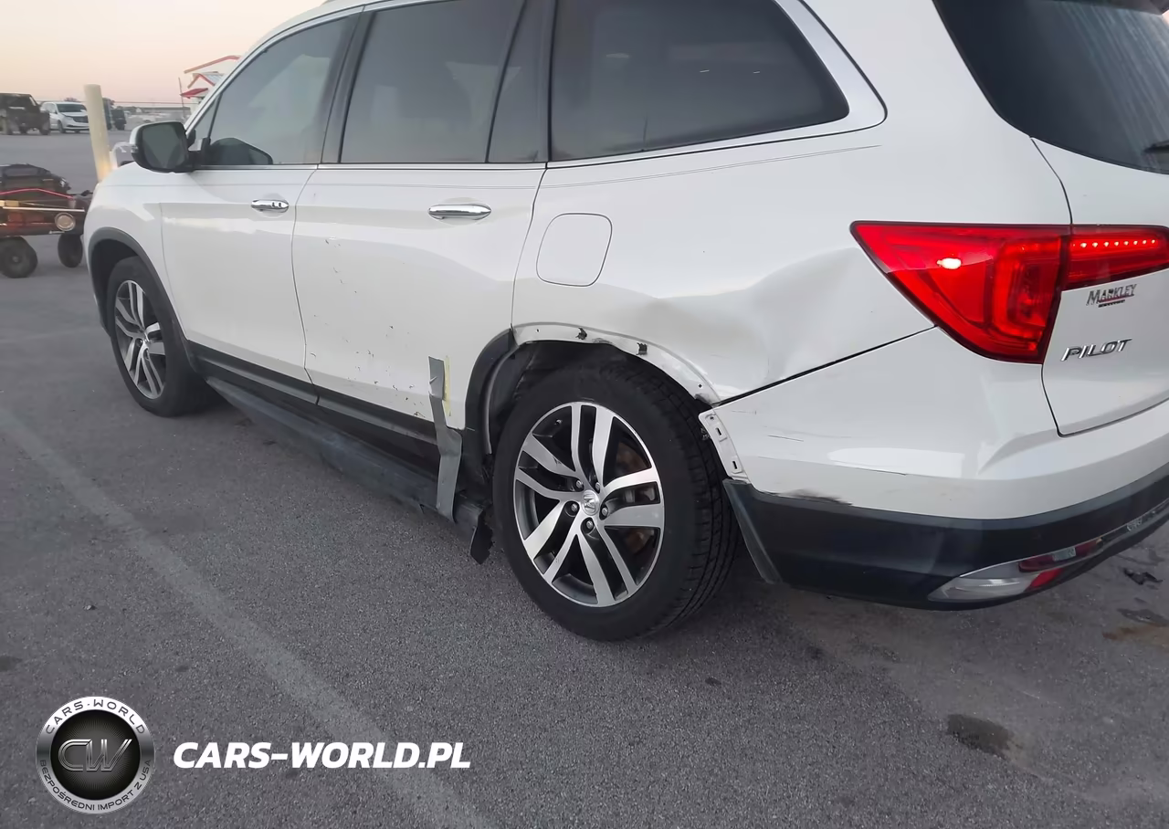 2018 Honda Pilot Touring VIN:5FNYF5H98JB008769 - 6