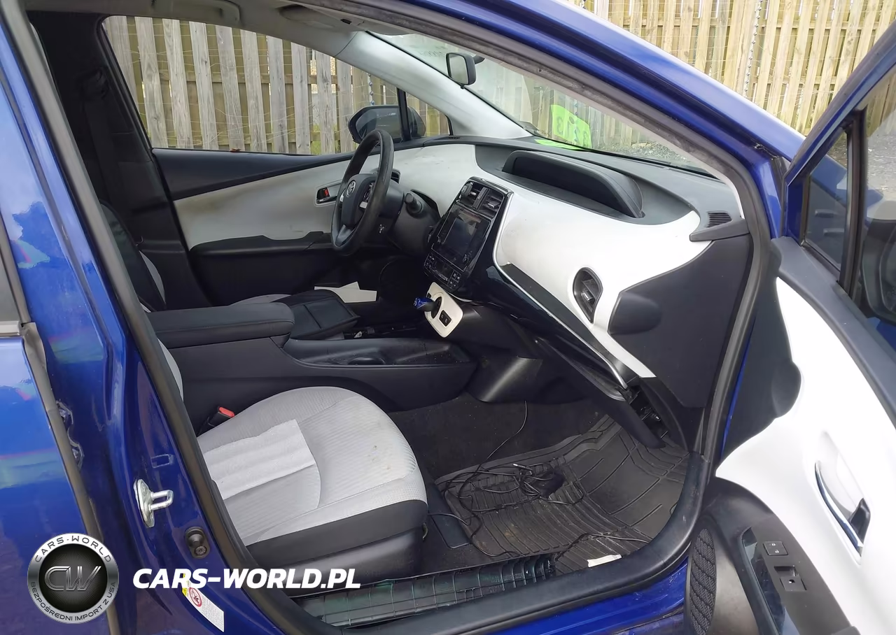 2016 Toyota Prius Two VIN:JTDKBRFU2G3528214 - 5