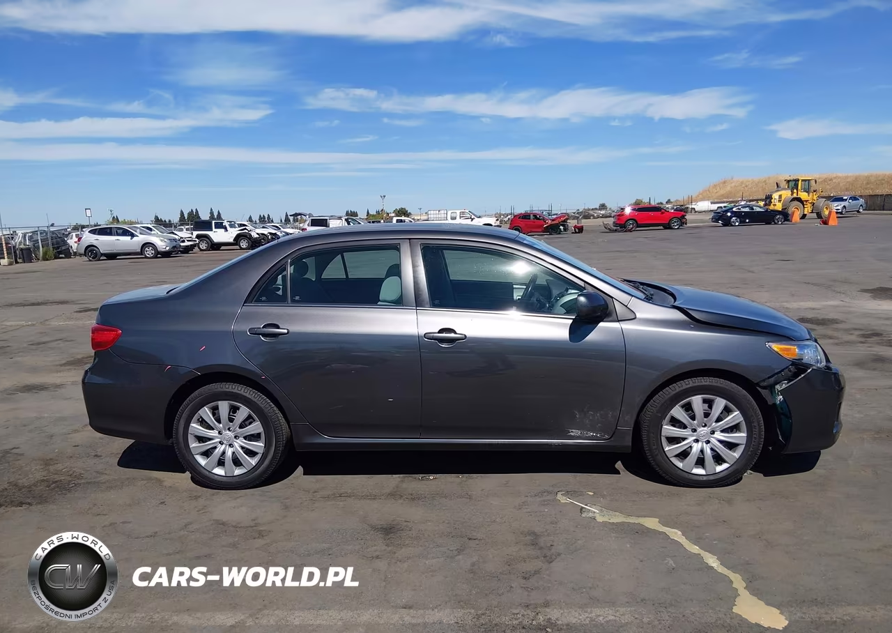 2013 Toyota Corolla Le VIN:5YFBU4EE9DP158874 - 13
