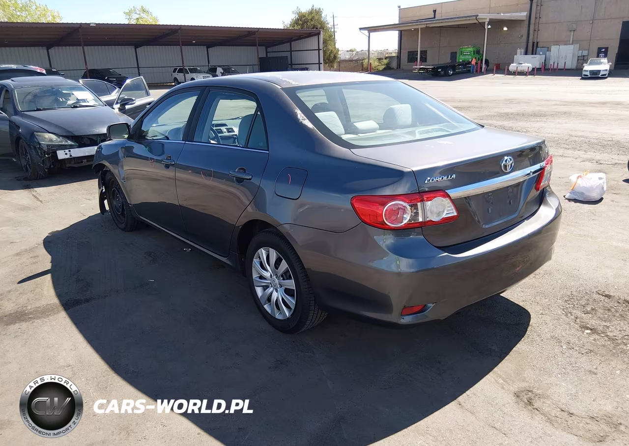 2013 Toyota Corolla Le VIN:5YFBU4EE9DP158874 - 3