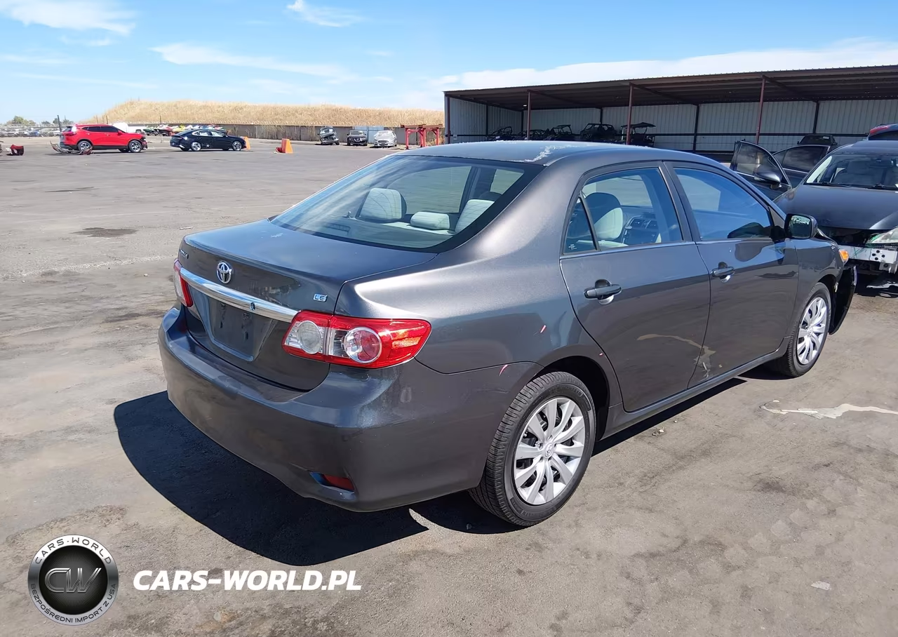 2013 Toyota Corolla Le VIN:5YFBU4EE9DP158874 - 4