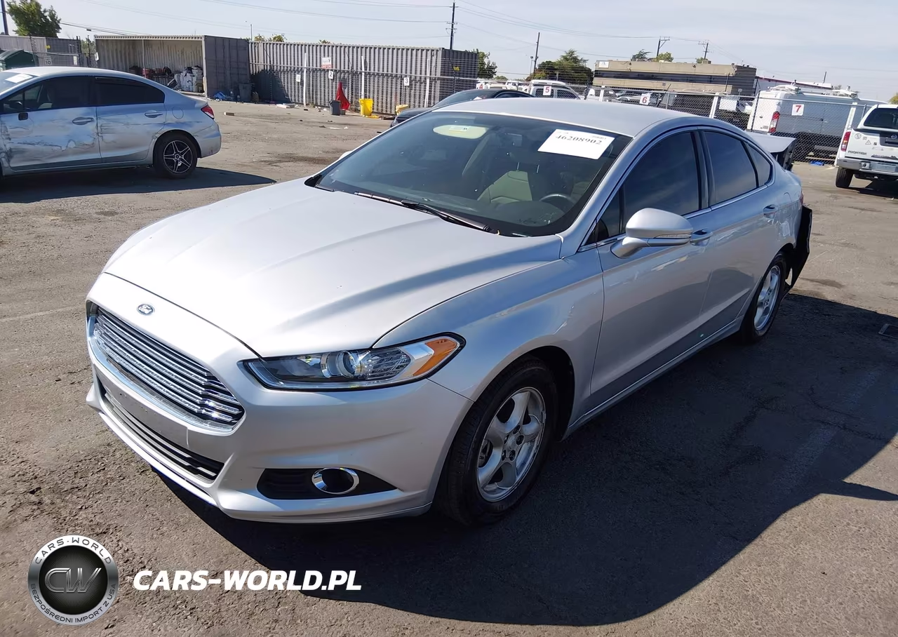 FORD FUSION SE VIN:3FA6P0LU2FR257051 - 2