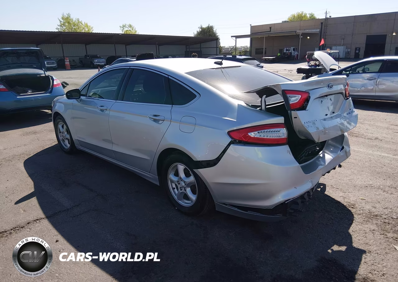 FORD FUSION SE VIN:3FA6P0LU2FR257051 - 3