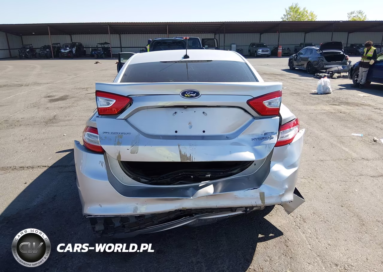 FORD FUSION SE VIN:3FA6P0LU2FR257051 - 6