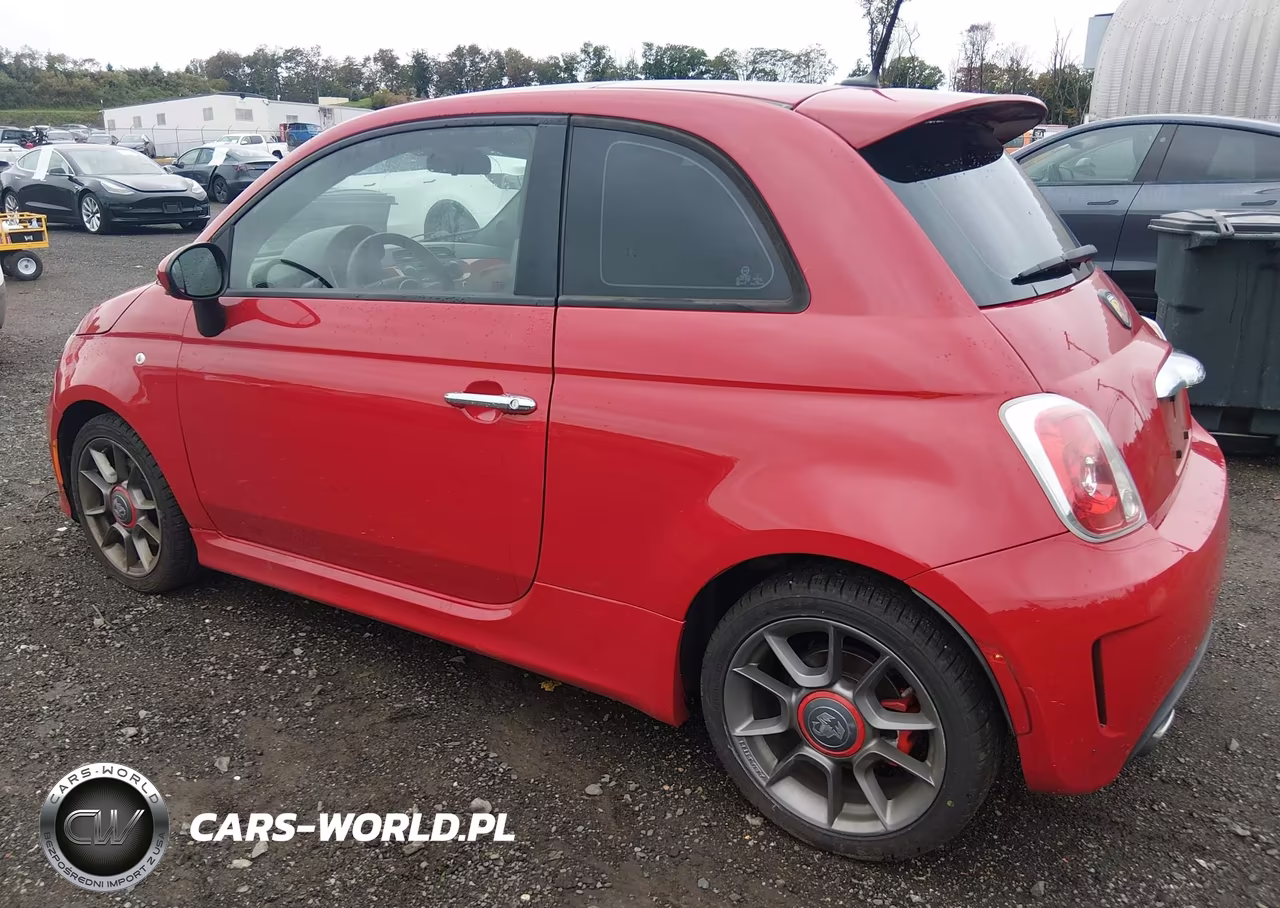 2015 Fiat 500 Abarth VIN:3C3CFFFHXFT501425 - 3