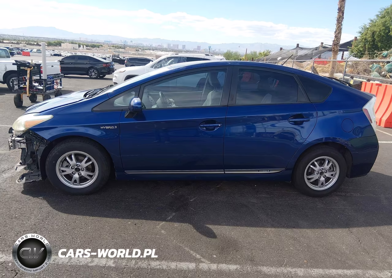 2011 Toyota Prius Two VIN:JTDKN3DU0B0317451 - 13